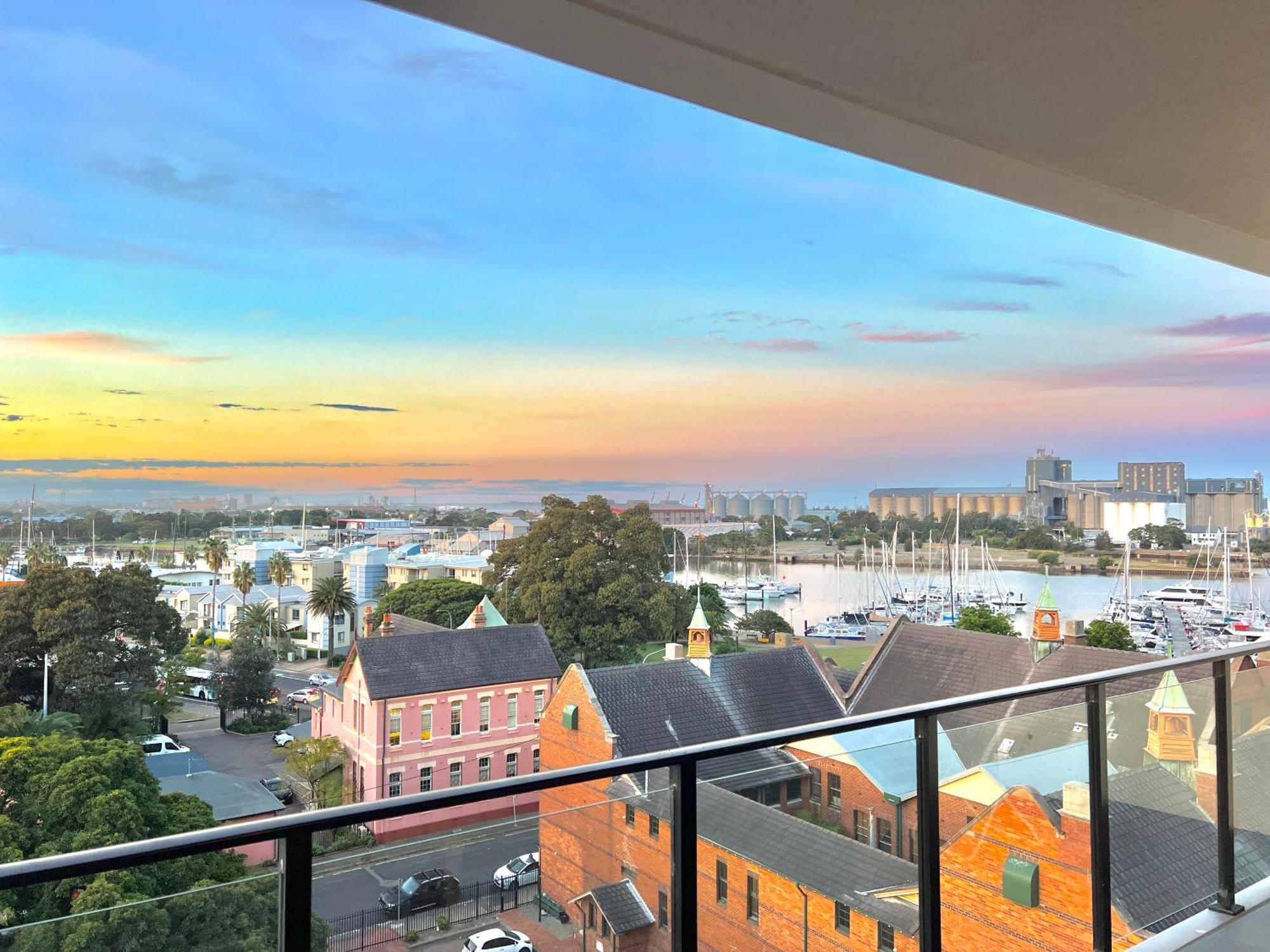Harbour Towers, Newcastle'S Elite Apartment Stays, Free Parking & Tram Access 외부 사진