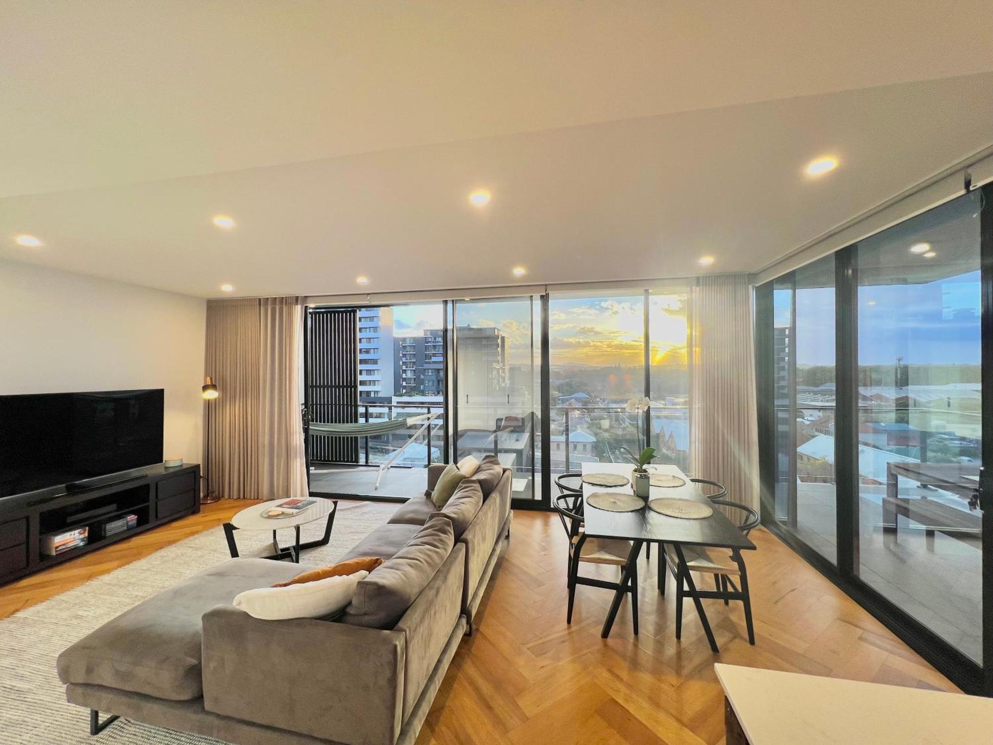 Harbour Towers, Newcastle'S Elite Apartment Stays, Free Parking & Tram Access 외부 사진