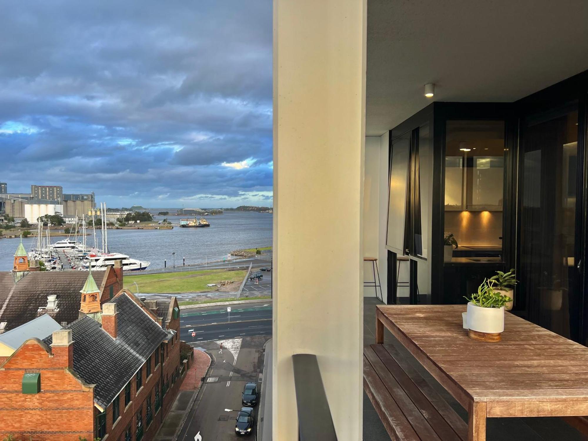 Harbour Towers, Newcastle'S Elite Apartment Stays, Free Parking & Tram Access 외부 사진
