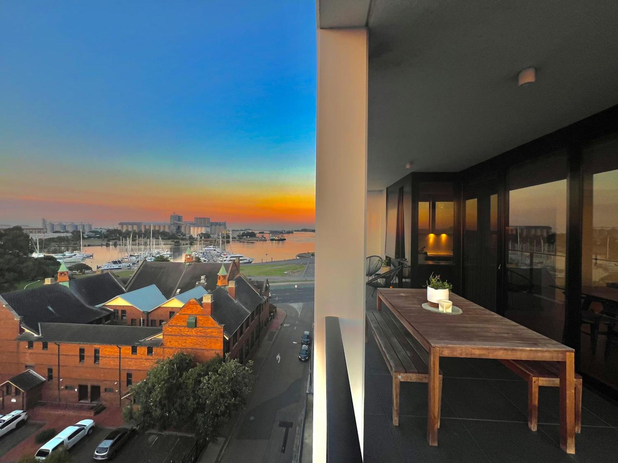 Harbour Towers, Newcastle'S Elite Apartment Stays, Free Parking & Tram Access 외부 사진