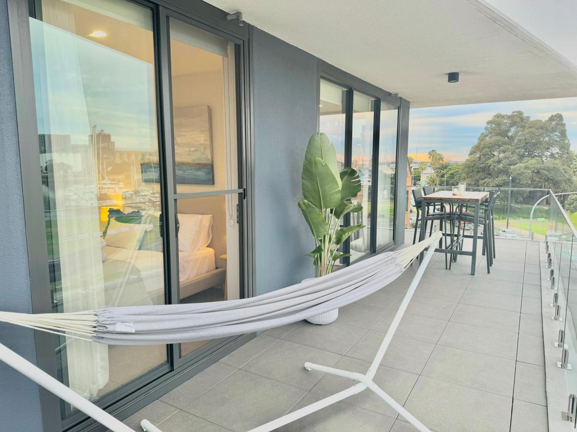 Harbour Towers, Newcastle'S Elite Apartment Stays, Free Parking & Tram Access 외부 사진