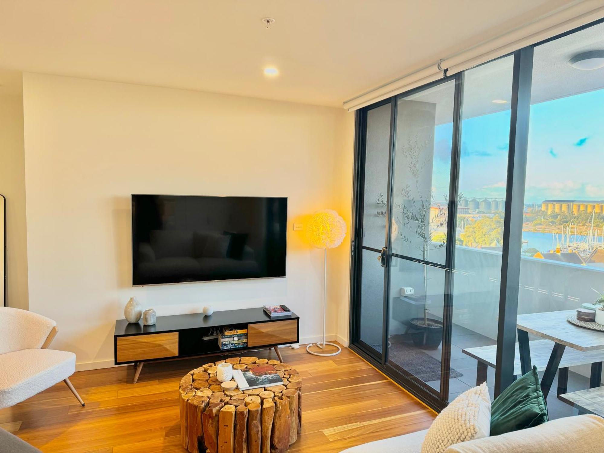 Harbour Towers, Newcastle'S Elite Apartment Stays, Free Parking & Tram Access 외부 사진